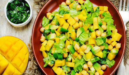 mango-avocado-chickpeas-salad